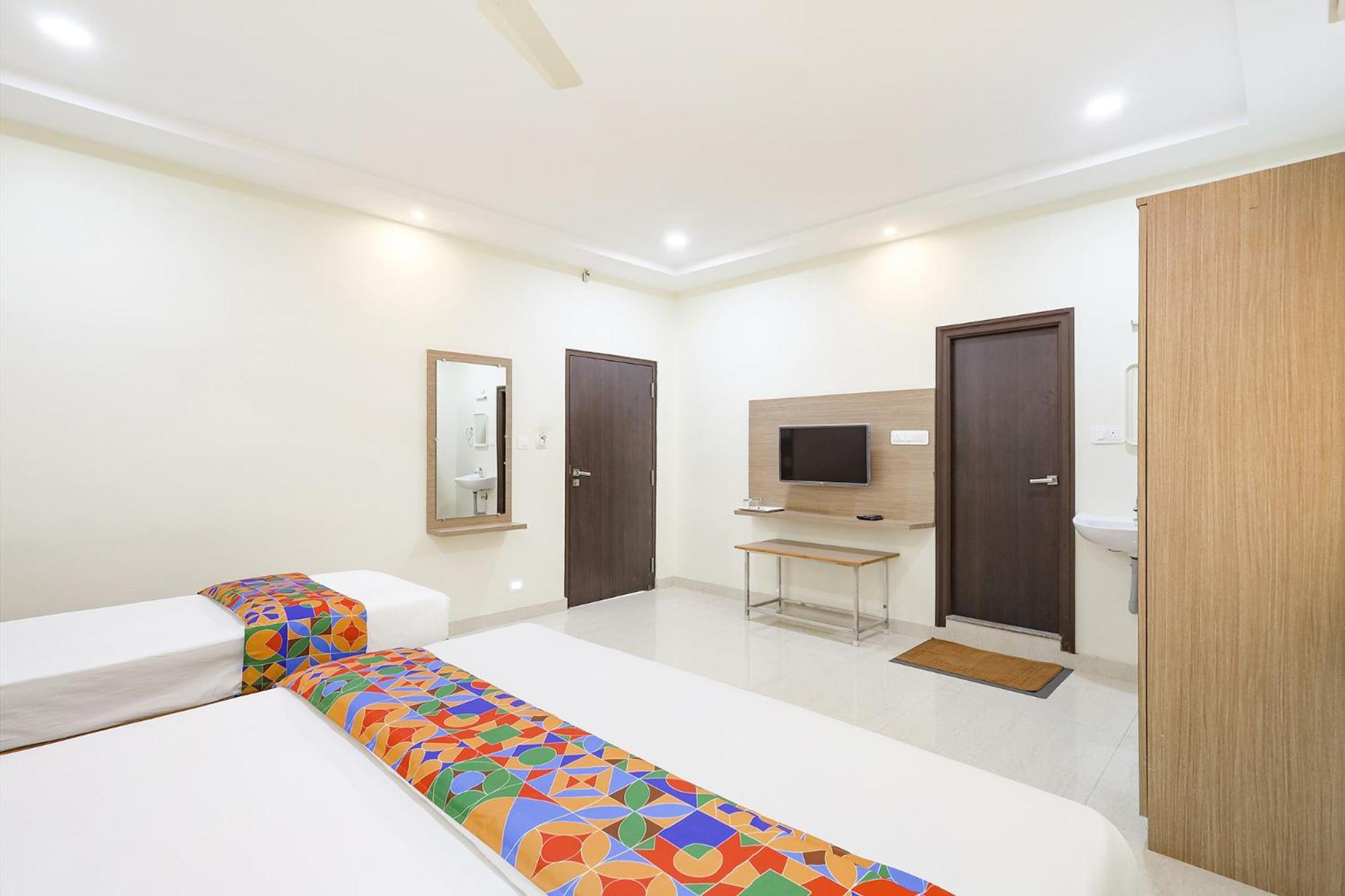 Fabhotel Karthikeya Residency - Tirupati Bus Stand - 900M Екстер'єр фото